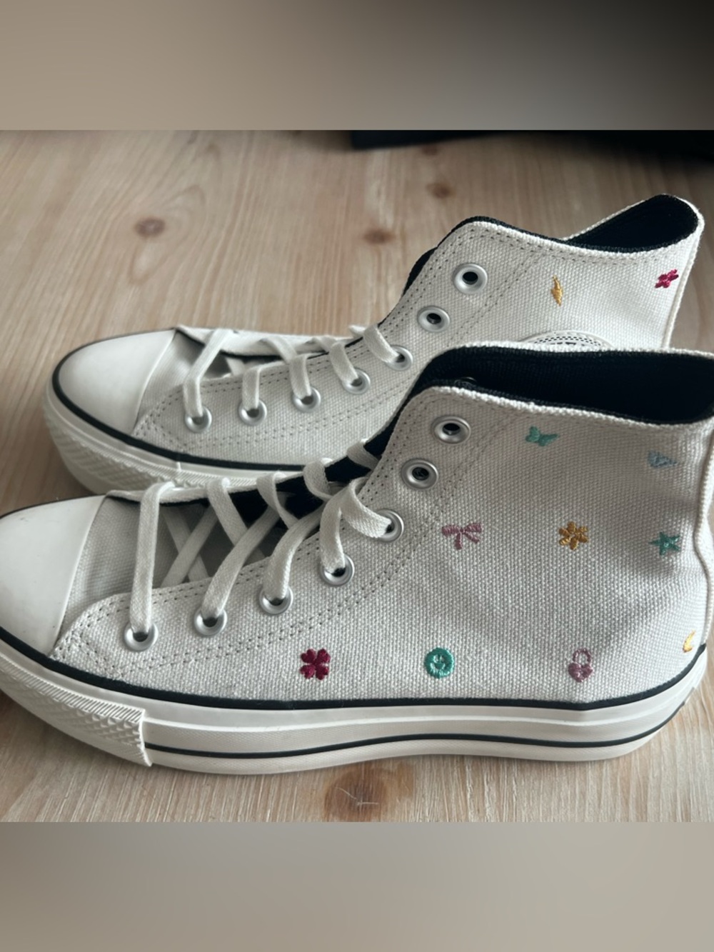 Chuck Taylor All Star Lift Platform Embroidered Doodles Sneakers Women 6.5 - Picture 4 of 15